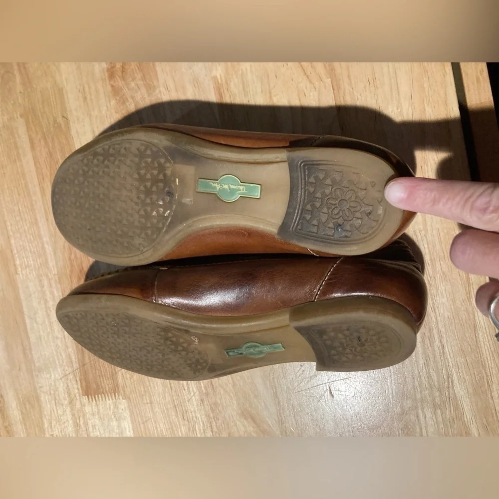 Thom Mcan slip on loafers in size 8W in good condition. See pics for details